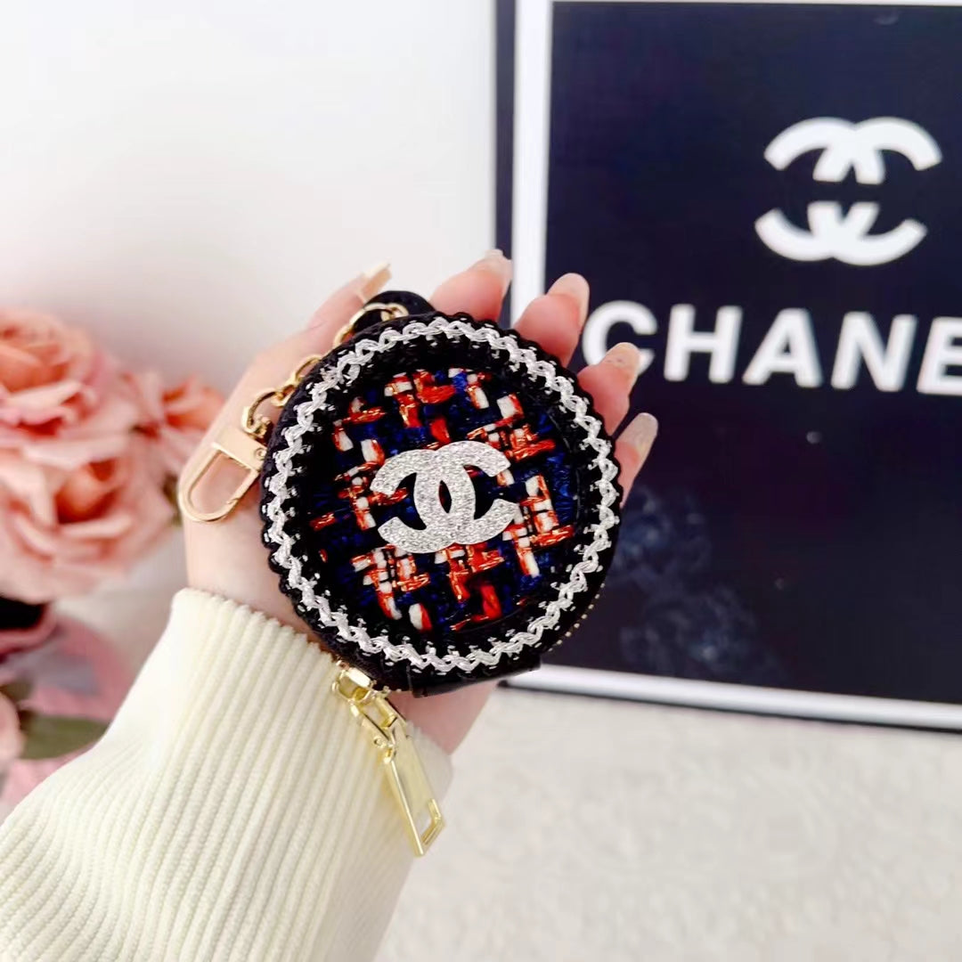 Luksuriøse Chanel AirPods -sak med speil