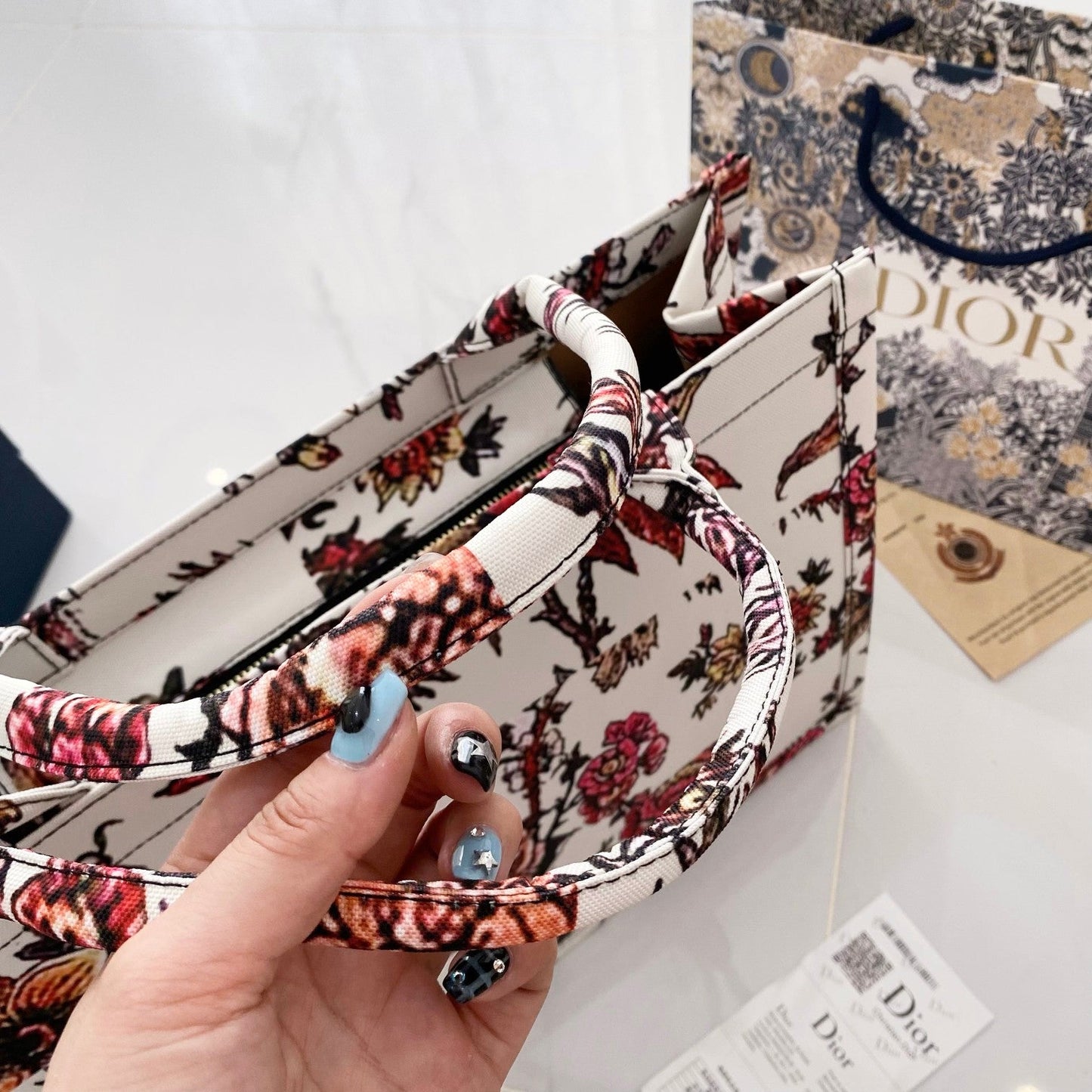 Elegant & Raffinert: Lett luksuriøs skinnveske