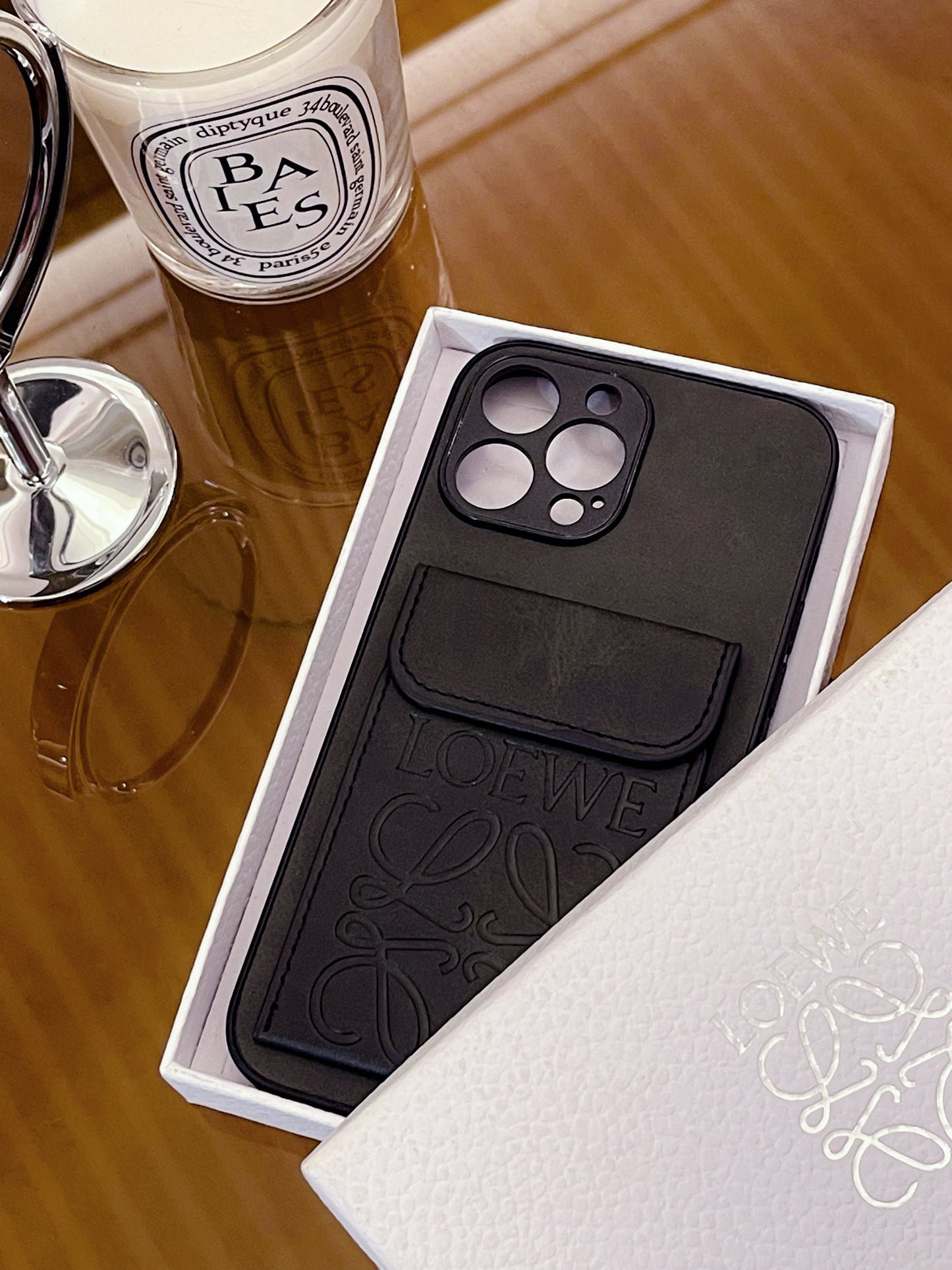 Loewe iPhone-sak med kortholder Black-LZP241448
