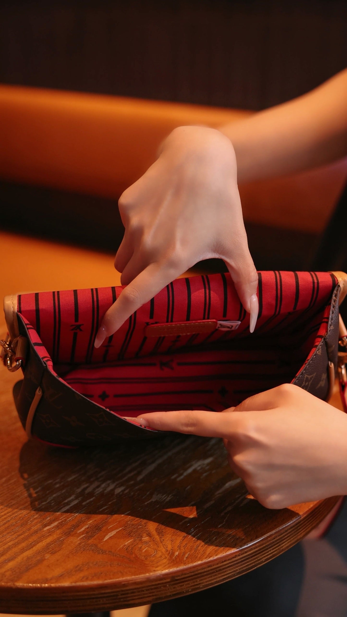 Bolsa de mão de caixa de inspiração vintage