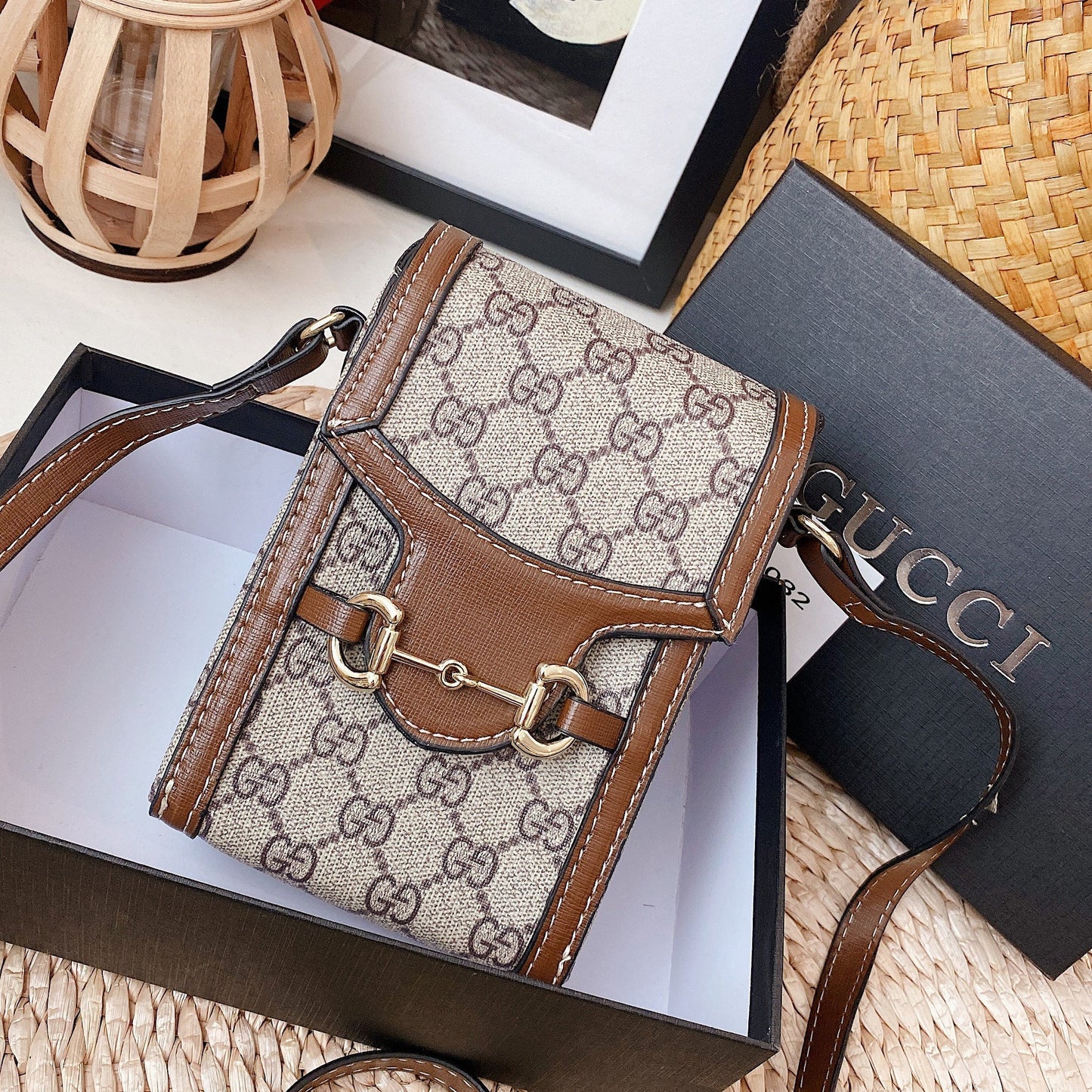 GG Crossbody skinnpose