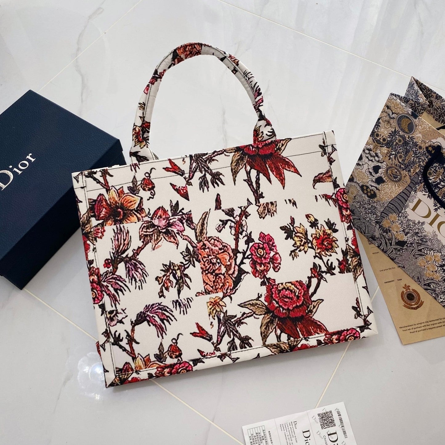 Elegant & Raffinert: Lett luksuriøs skinnveske