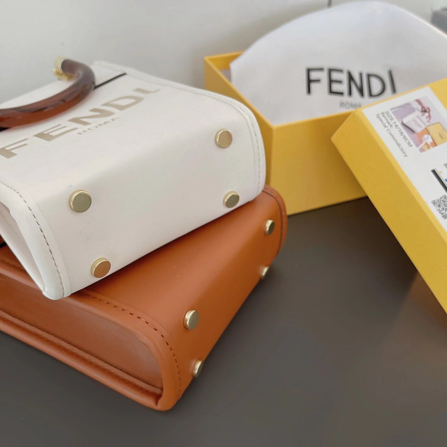 Klassisk totepose med stropp for crossbody