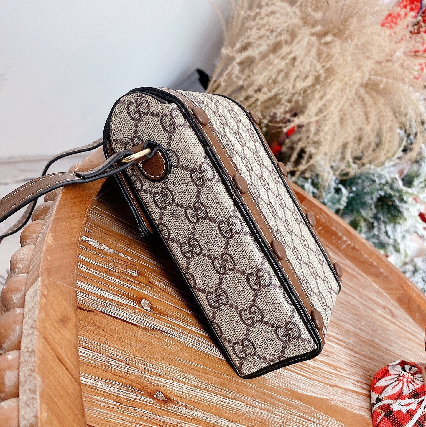 GG Crossbody skinnpose