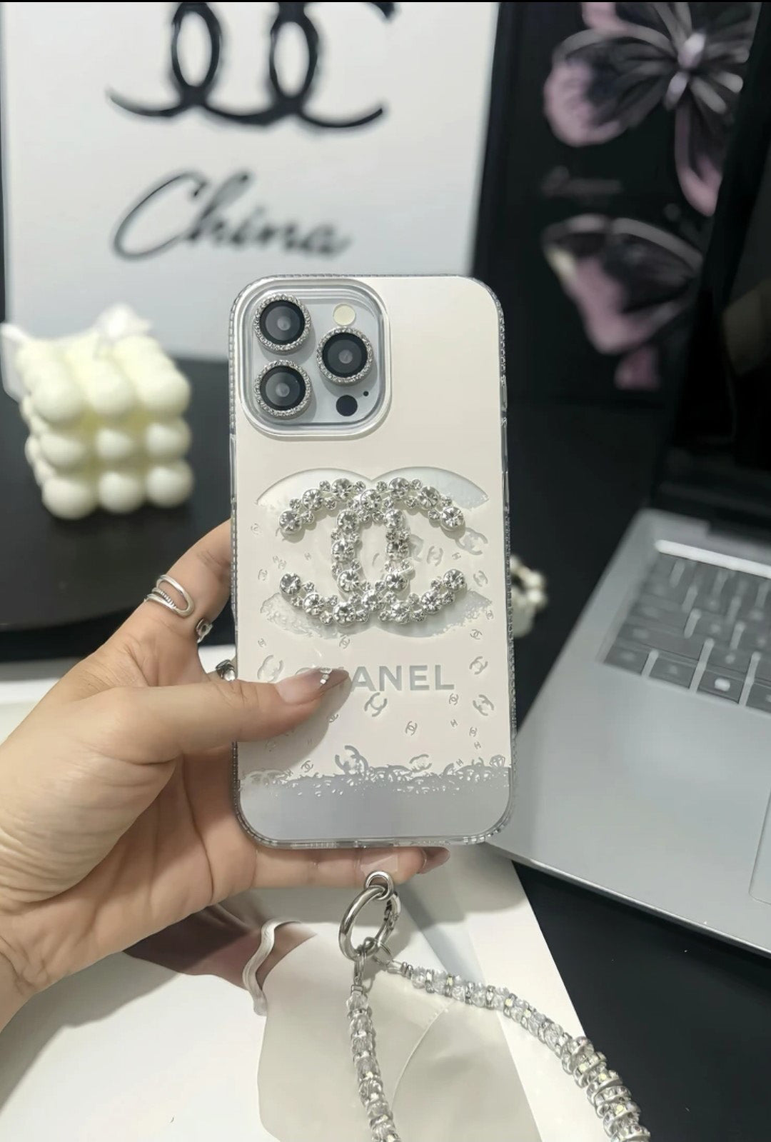 C.C Capa de cristal luxuosa para iPhone com pulseira