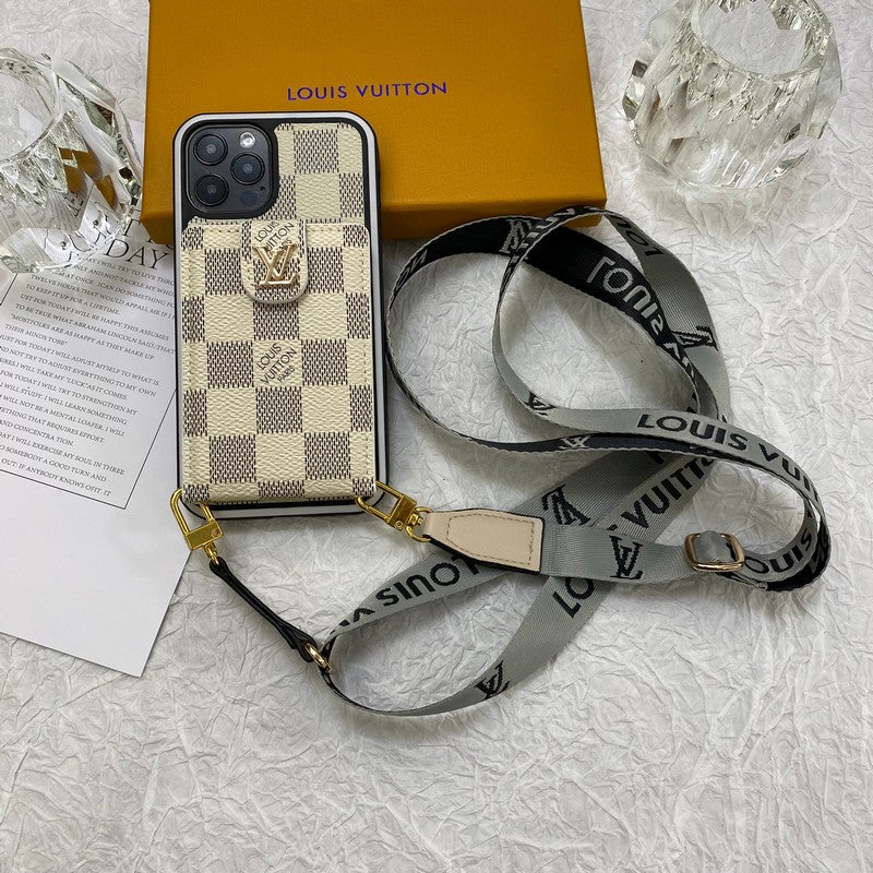 Lou Chain Chain Iphone Case