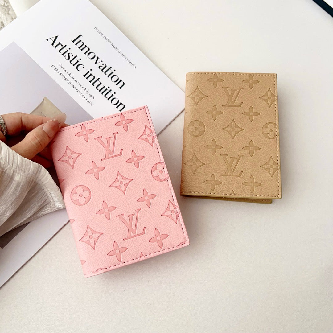 Classic Leather Passport Cover 👜