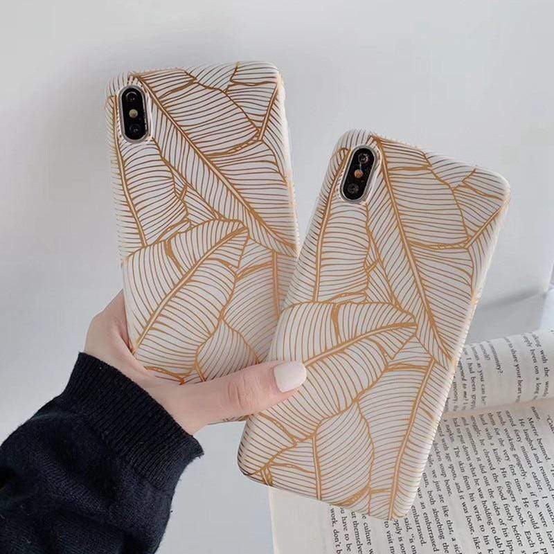 Estojo para iPhone de folhas douradas