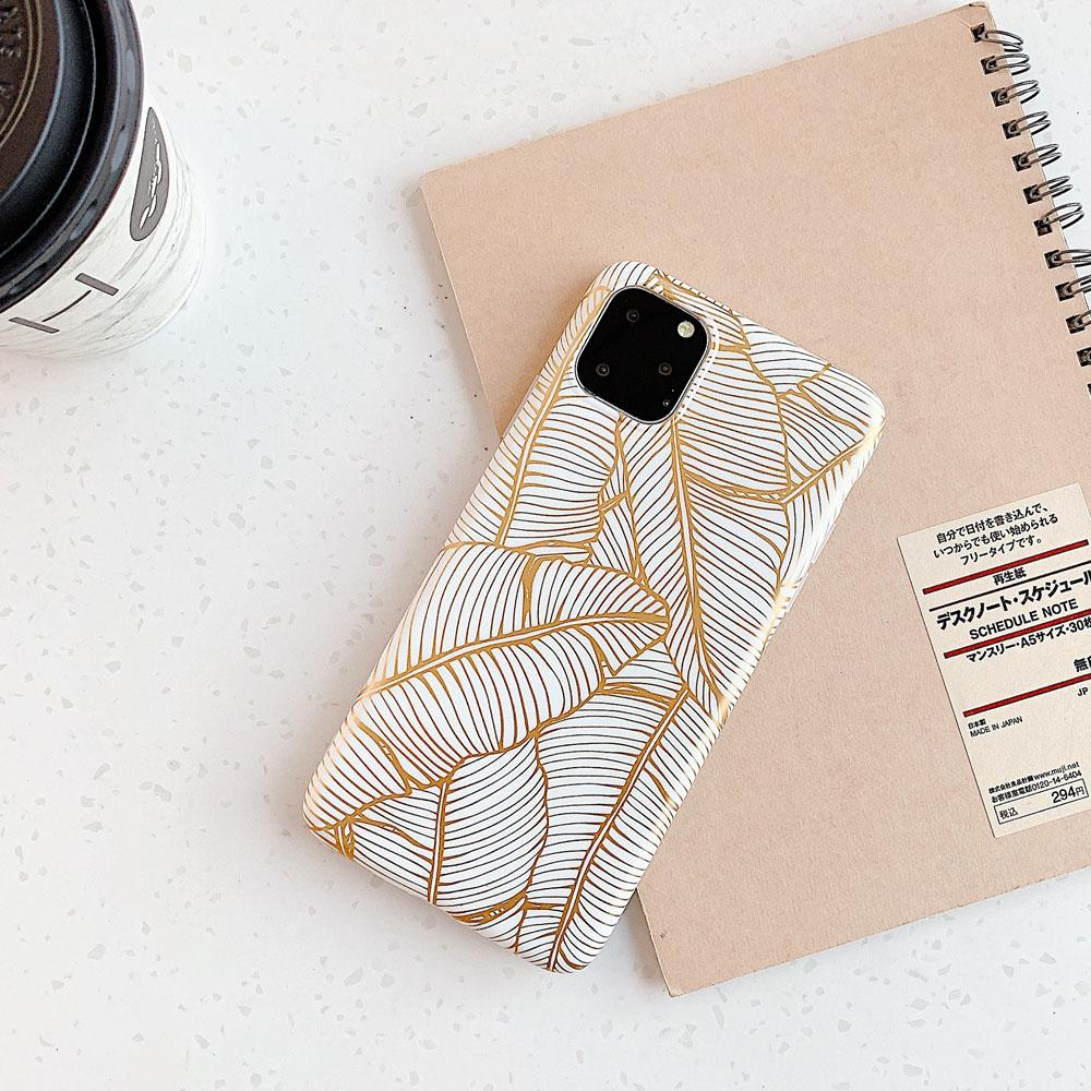 Estojo para iPhone de folhas douradas