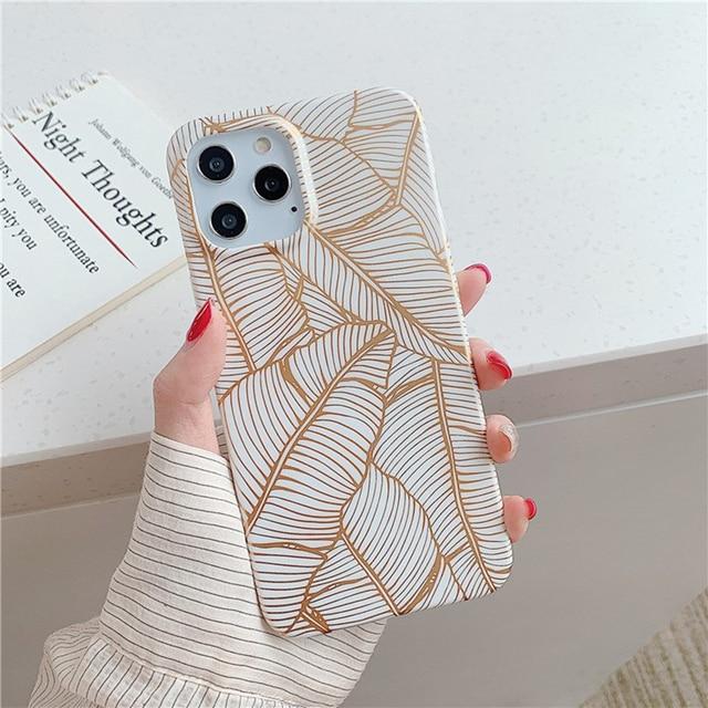 Estojo para iPhone de folhas douradas