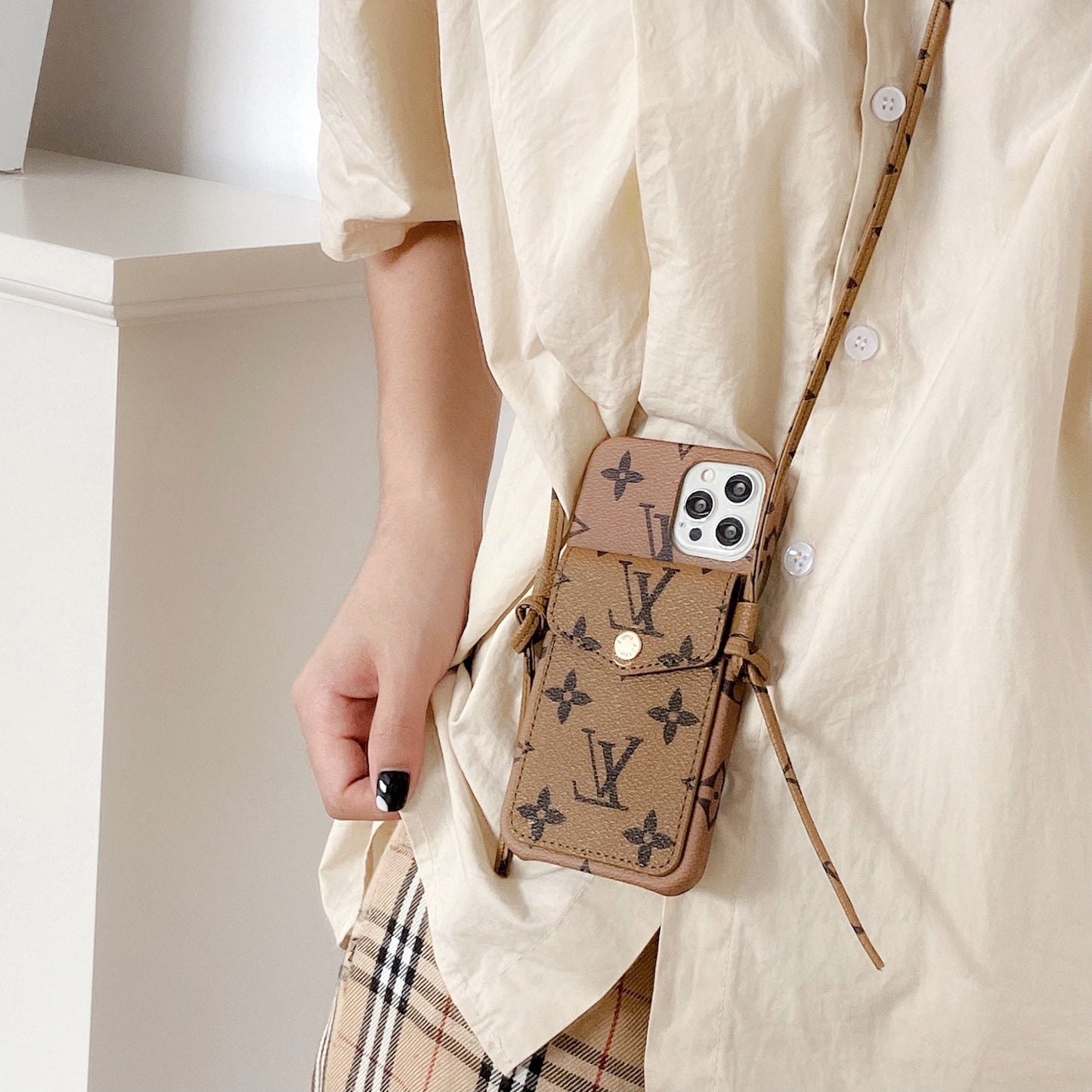 Lou Chain Chain iPhone Case