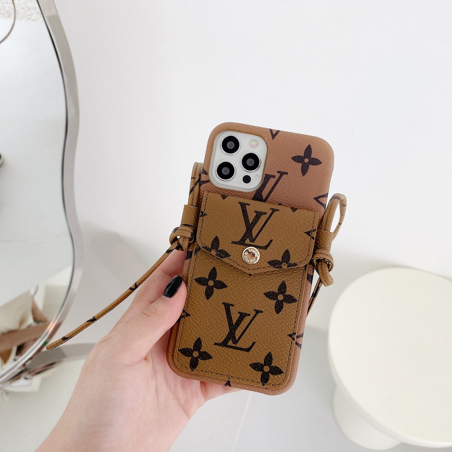 Lou Chain Chain iPhone Case