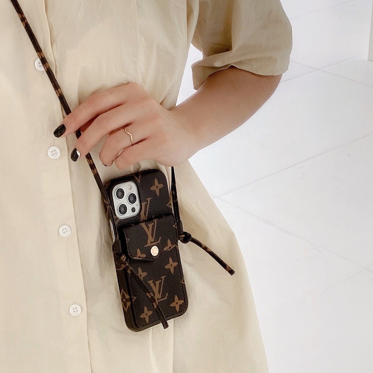 Lou Chain Chain iPhone Case
