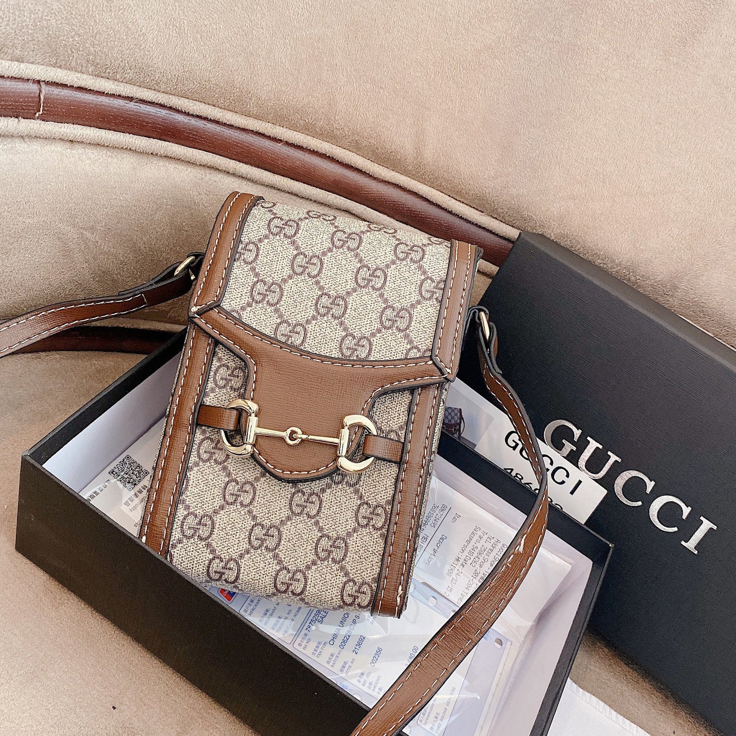 GG Crossbody skinnpose
