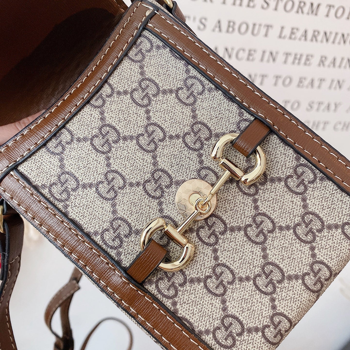 GG Crossbody skinnpose