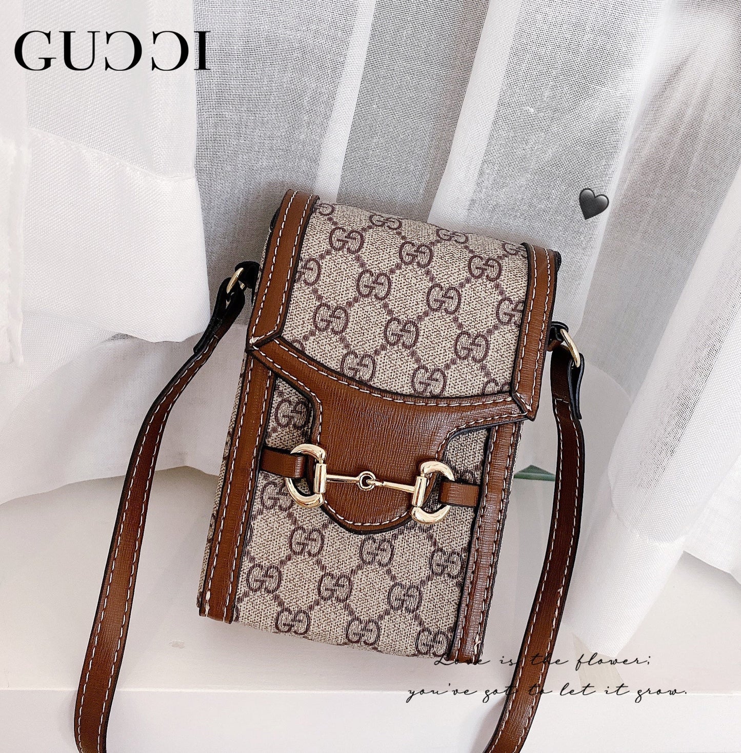 GG Crossbody skinnpose