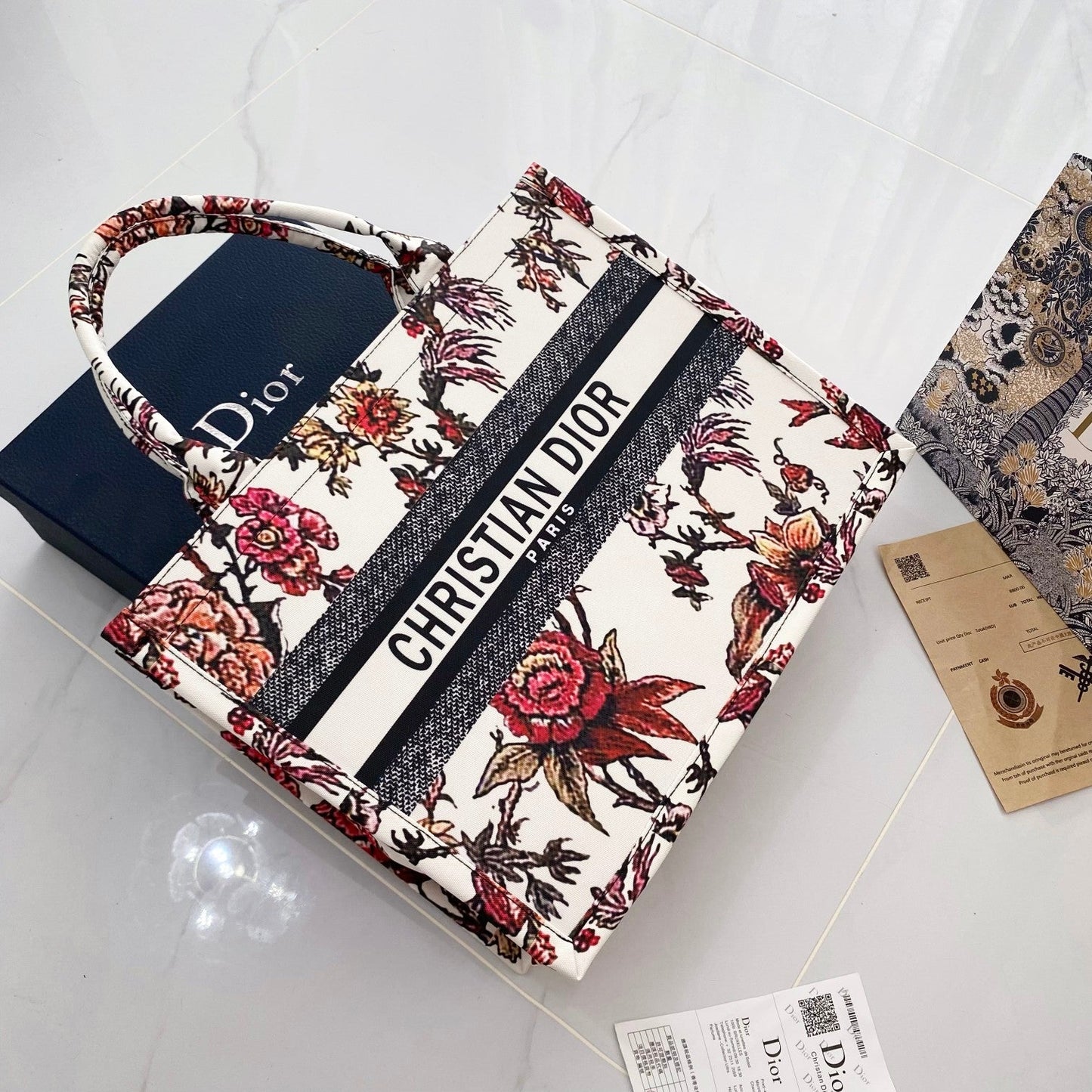 Elegant & Raffinert: Lett luksuriøs skinnveske