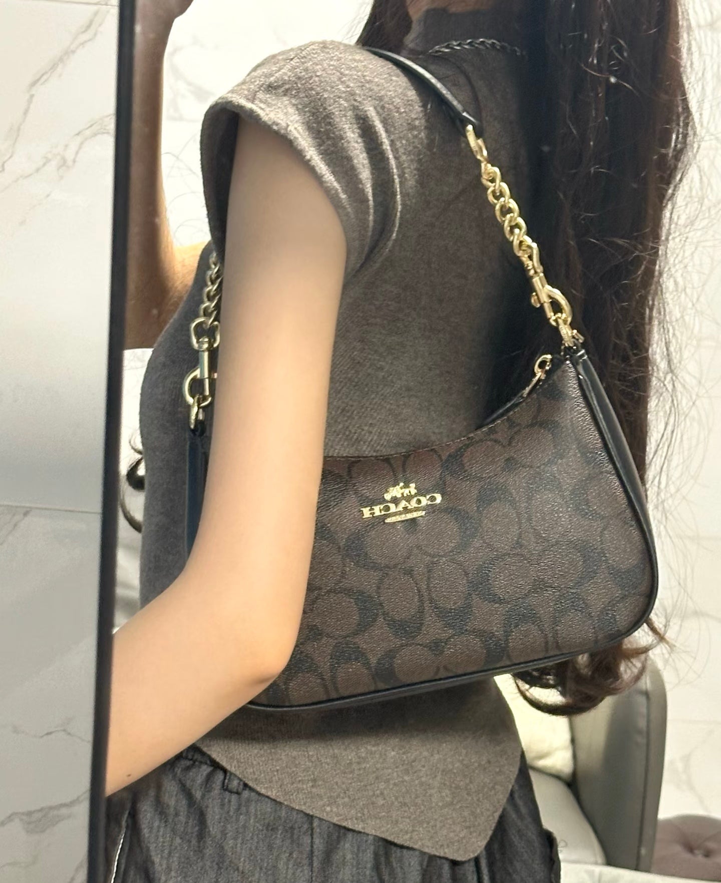 Teri Shoulder Bag In Signature Canvas in Brown