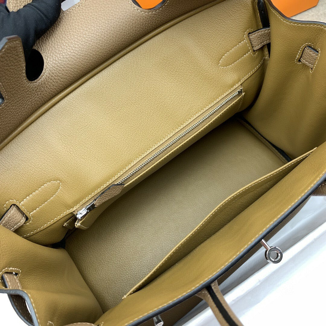 Leather Etoupe Bag with Silver Hardware (11.8 inches / 30 cm)