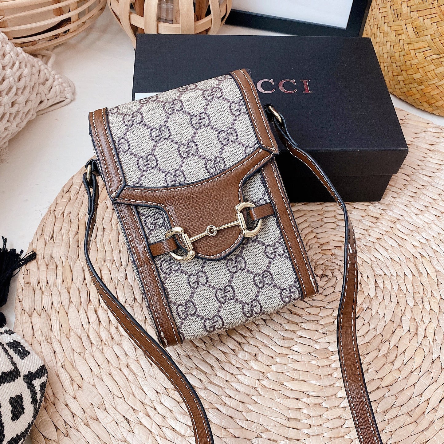 GG Crossbody skinnpose