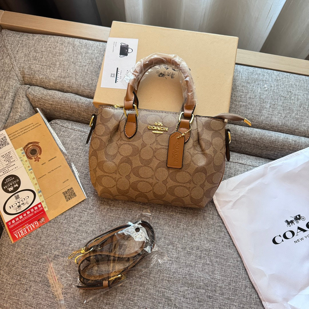 Criado com perfeição: bolsa de mão de couro com um toque luxuoso