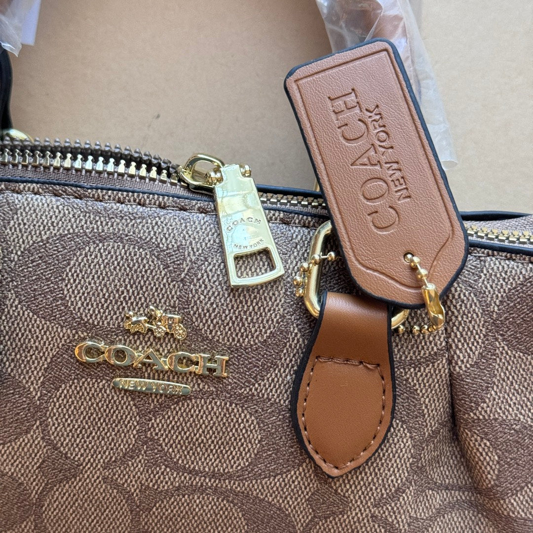 Criado com perfeição: bolsa de mão de couro com um toque luxuoso