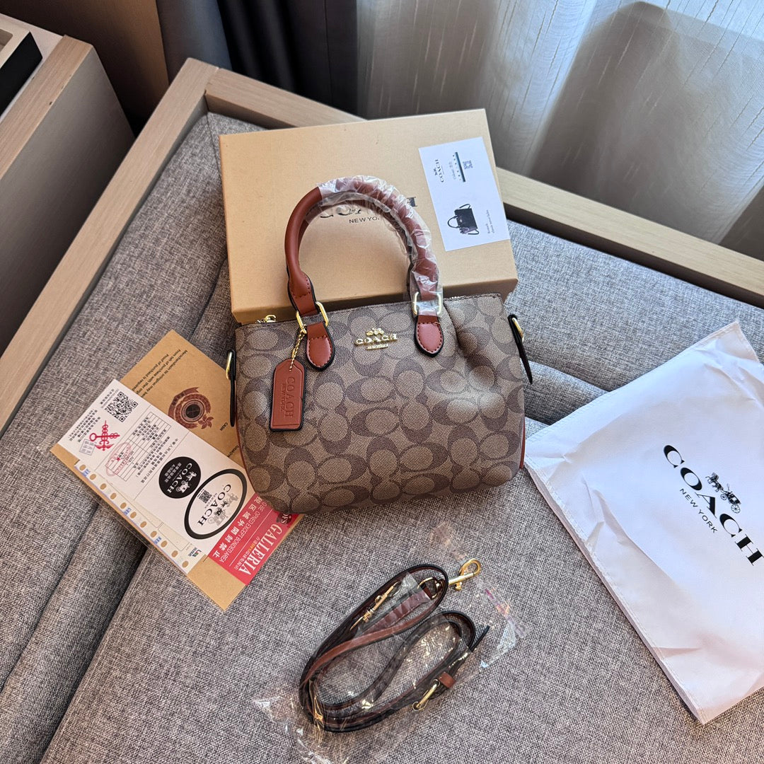 Criado com perfeição: bolsa de mão de couro com um toque luxuoso