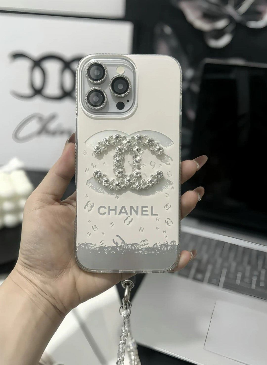 C.C Capa de cristal luxuosa para iPhone com pulseira