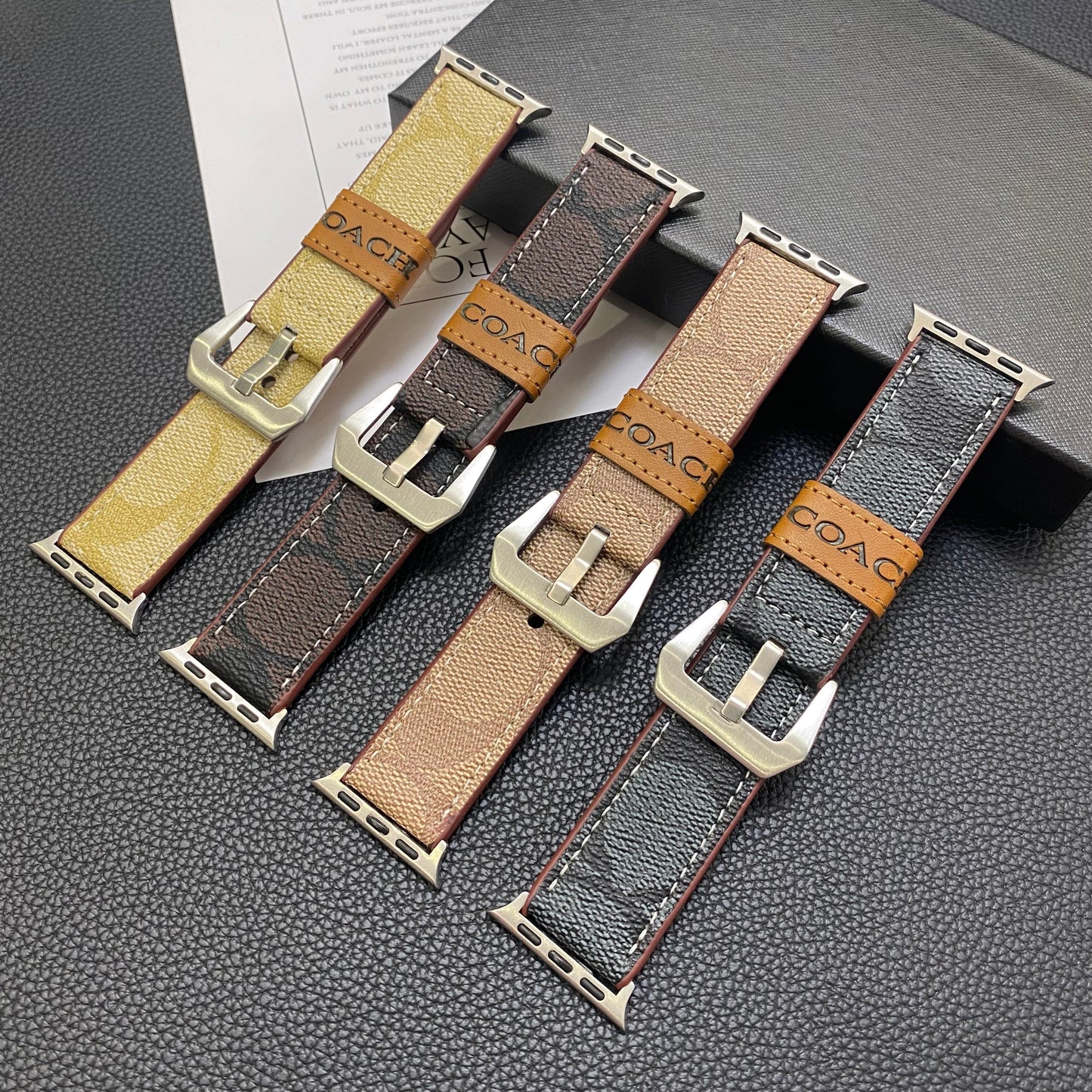 Coach de couro Apple Watch Band Dark Brown-YHK244221710
