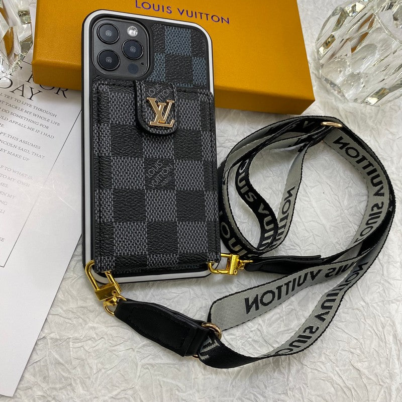 Lou Chain Chain Iphone Case