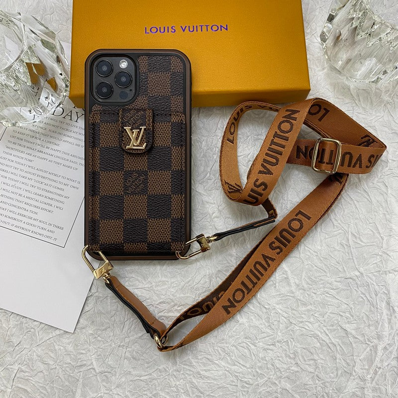 Lou Chain Chain Iphone Case