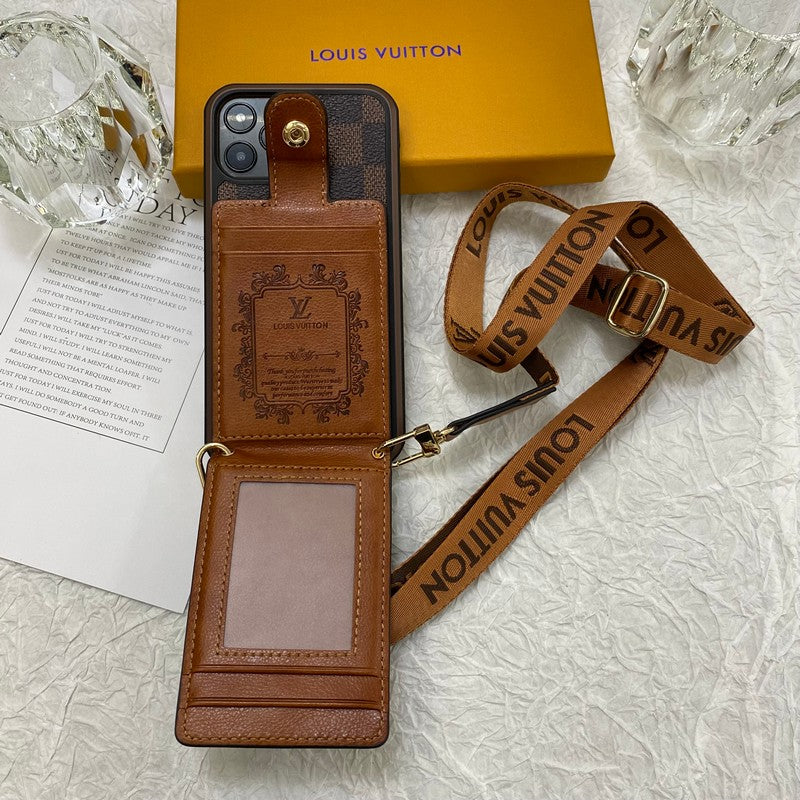 Lou Chain Chain Iphone Case