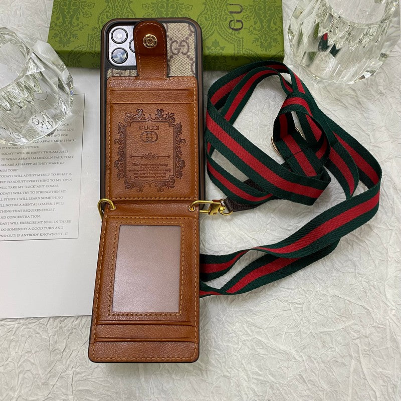 Lou Chain Chain Iphone Case