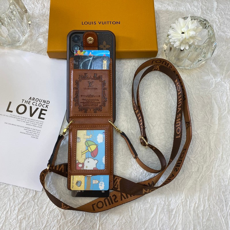 Lou Chain Chain Iphone Case