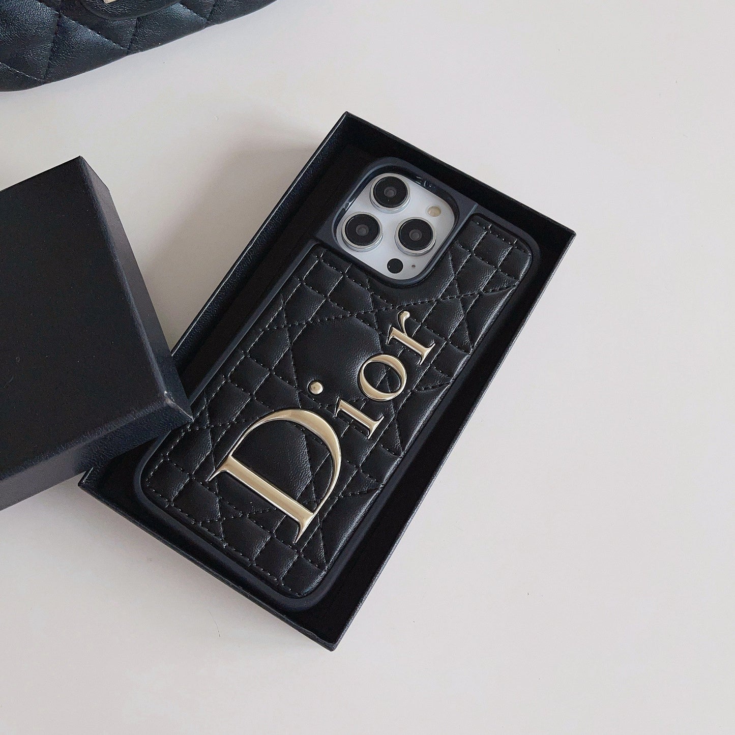 CD Gold Logo Leather iPhone -veske