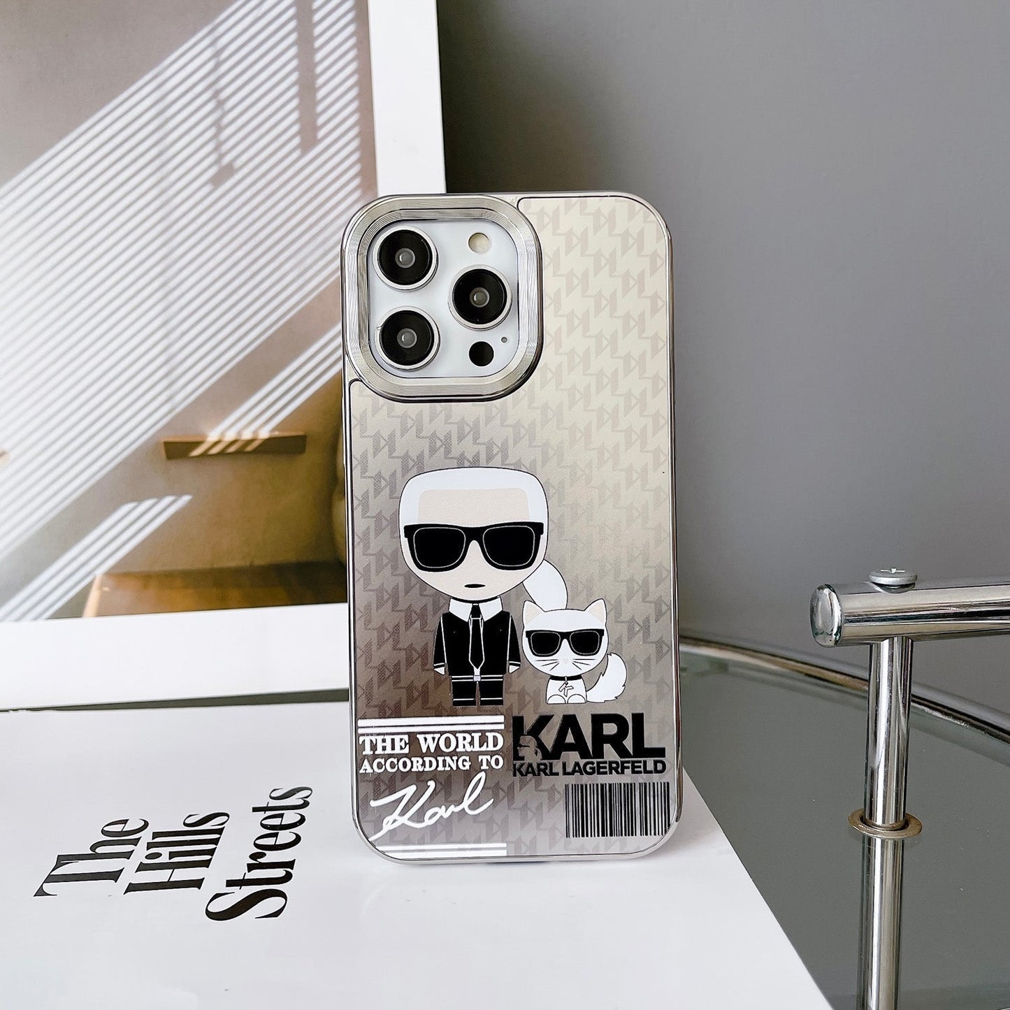 Karl iPhoneケースA37 A38