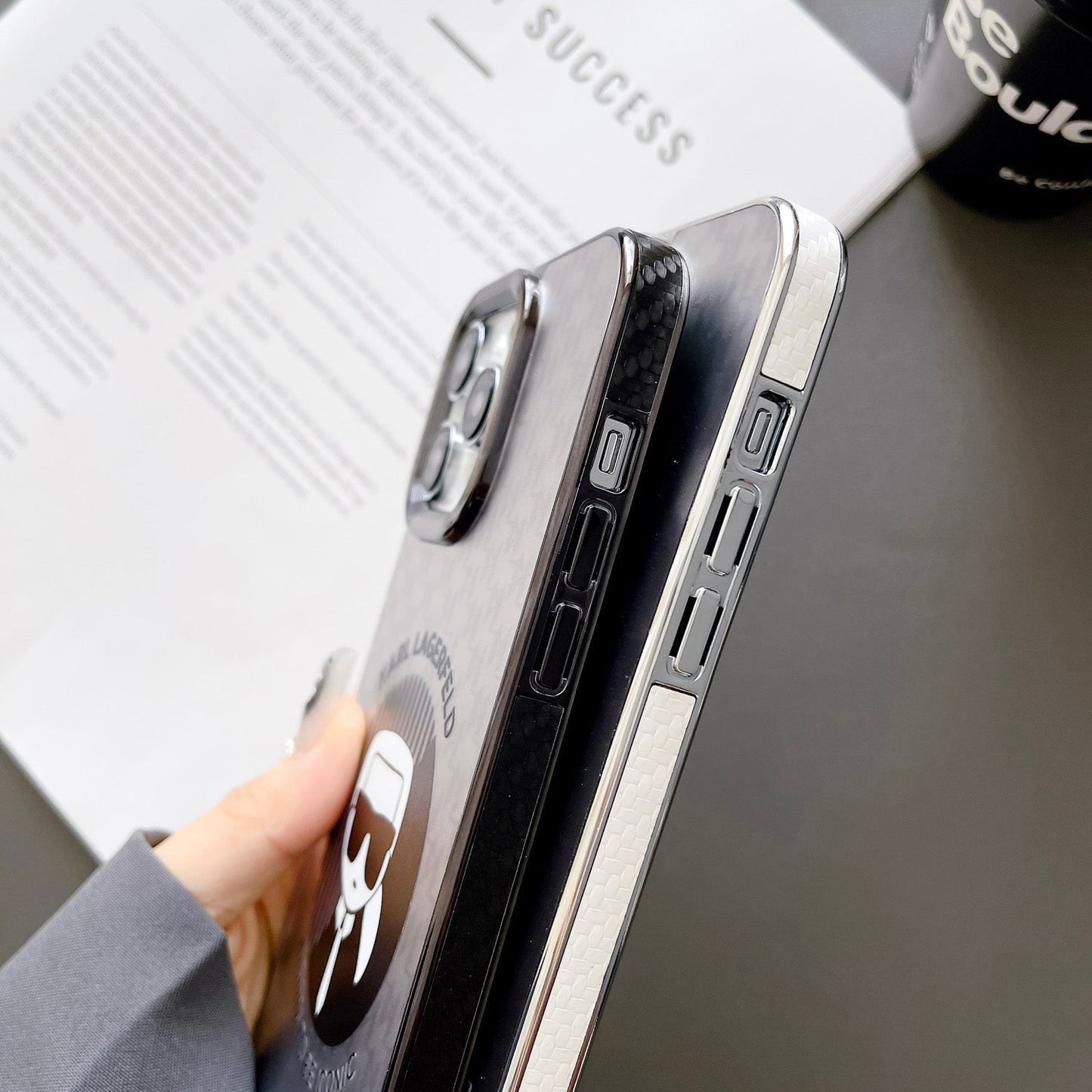 Karl iPhoneケースA37 A38