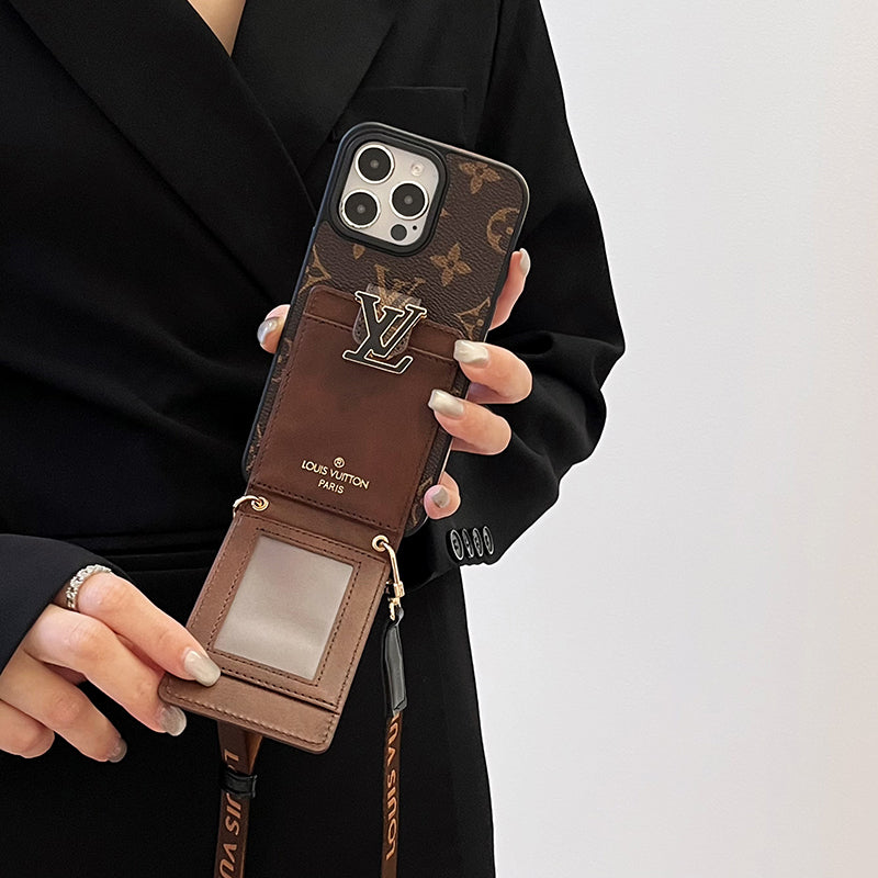 Lou Chain Chain Iphone Case