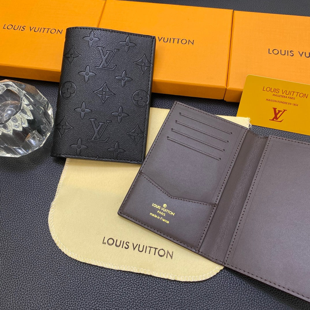 Classic Leather Passport Cover 👜