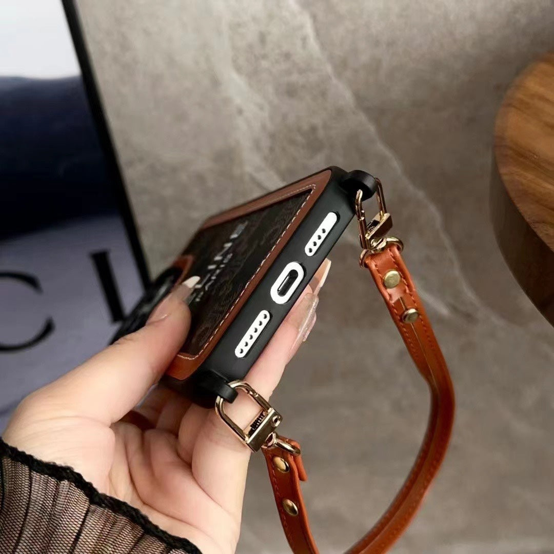 Hvítt Celine iPhone mál með ól-sz231124
